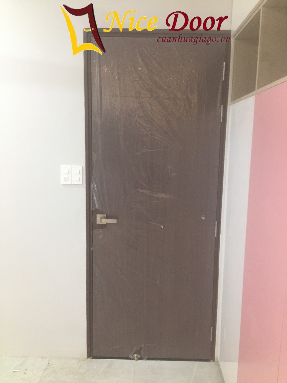 Lắp cửa nhựa nhà vệ sinh