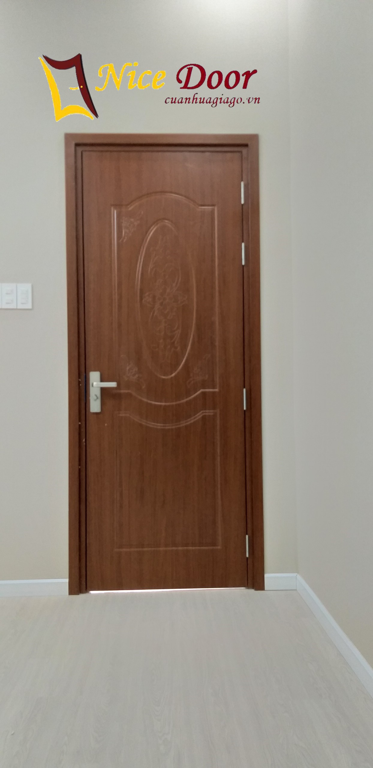 mẫu cửa nhựa hiện đại sang trọng