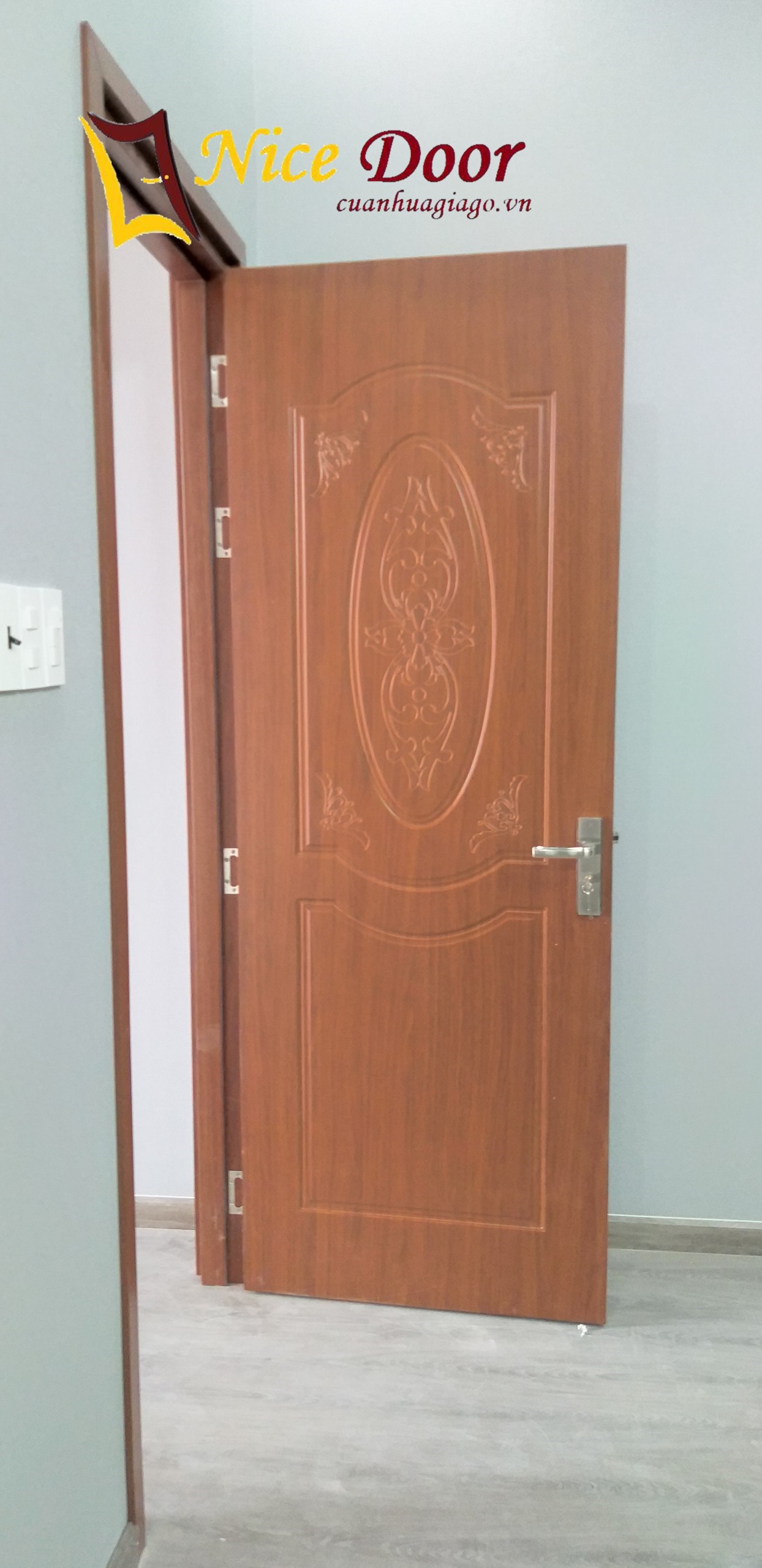 Cửa nhựa giả gỗ giá rẻ tại Bình Tân