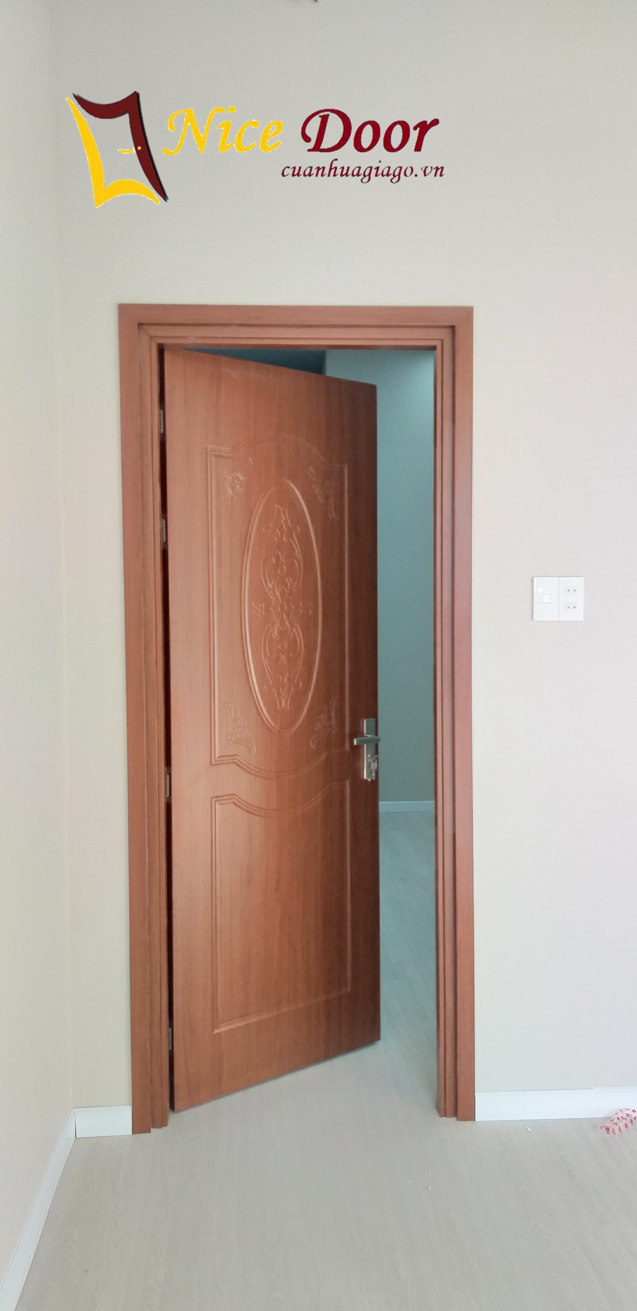 Cửa nhựa giả gỗ tại TP.HCM