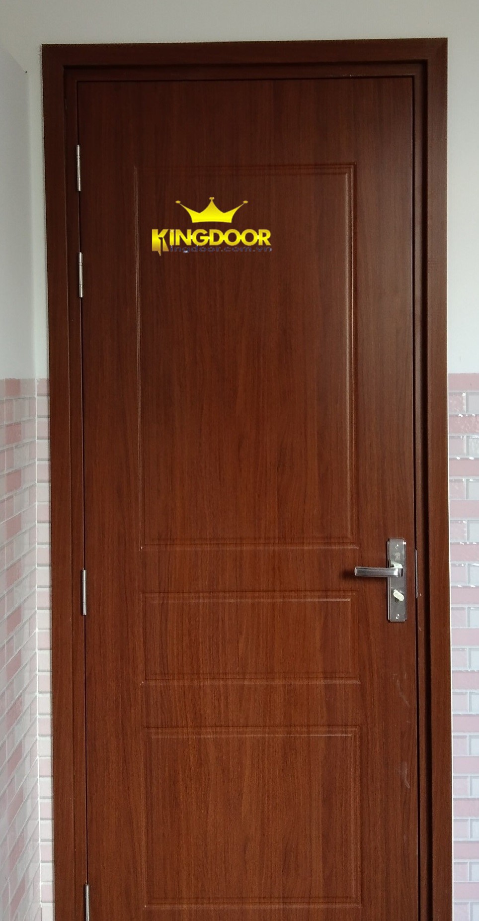 cửa-composite-phủ-da