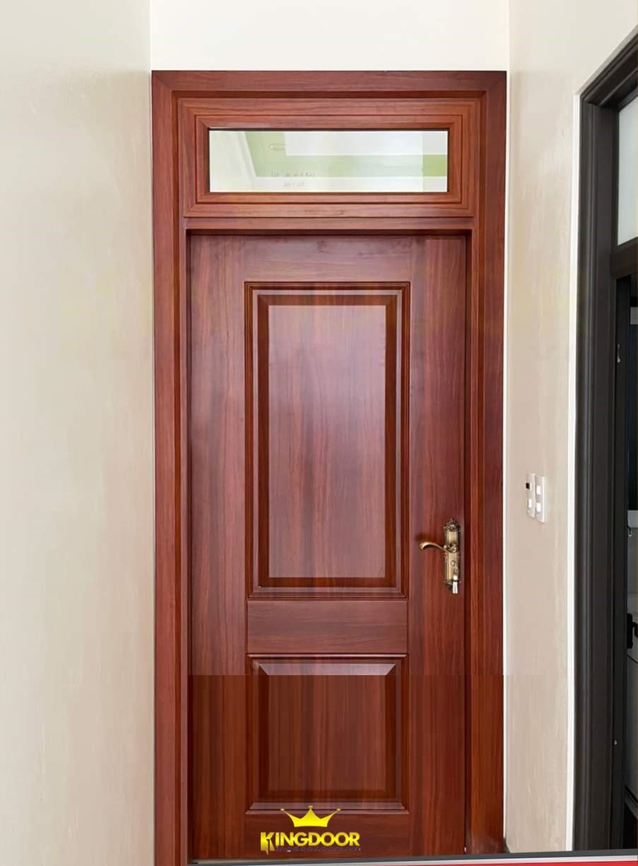 Cửa phòng có ofix làm thoáng căn phòng