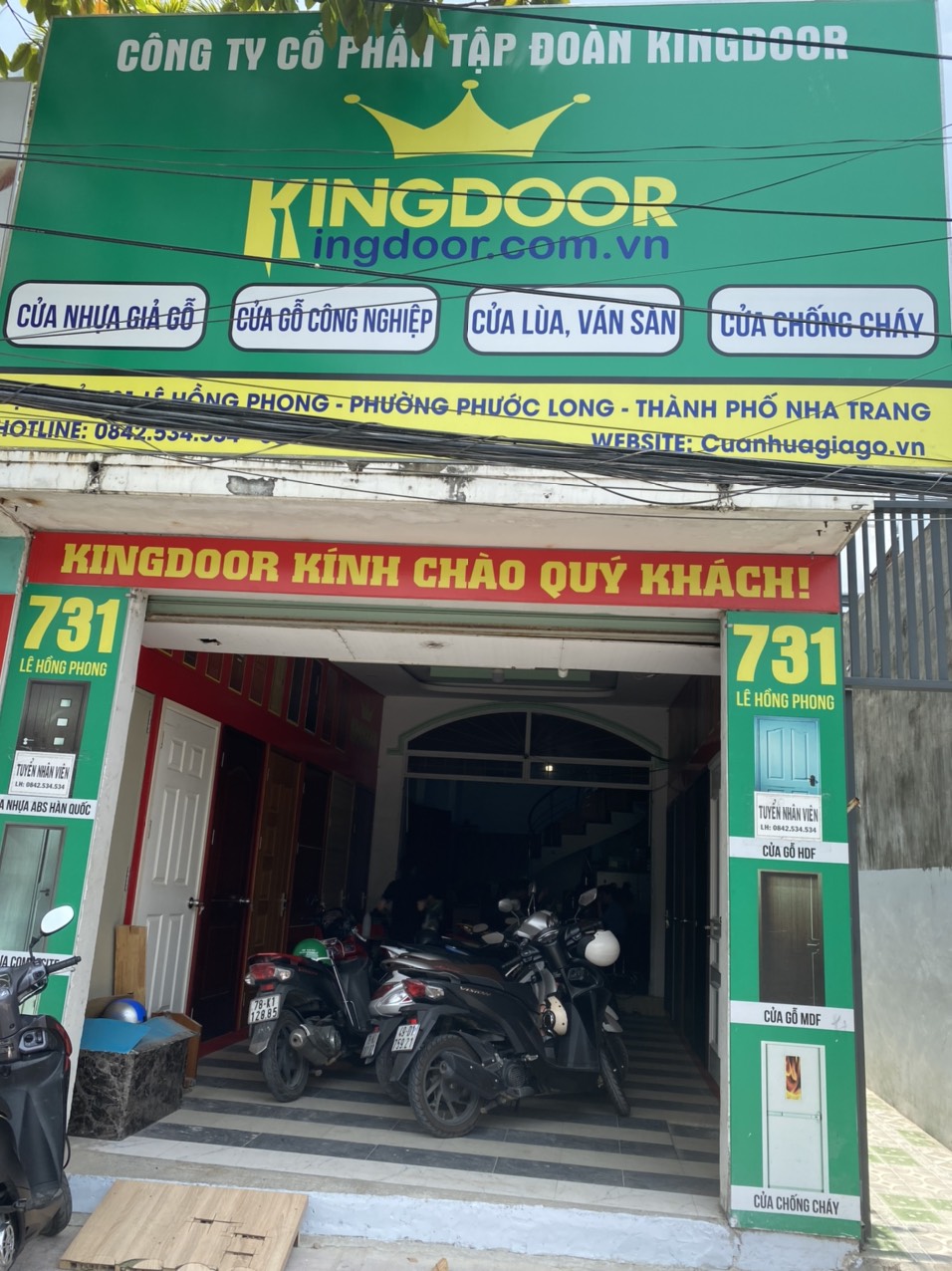 Showroom cửa nhựa tại Nha Trang
